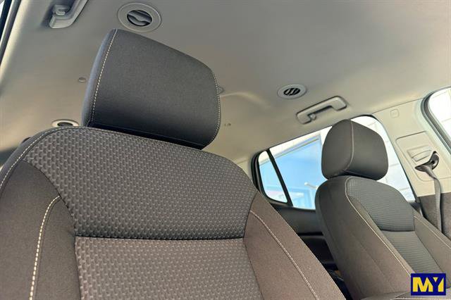 Used 2021 GMC Acadia SLE w/ Driver Convenience Package FWD image 21