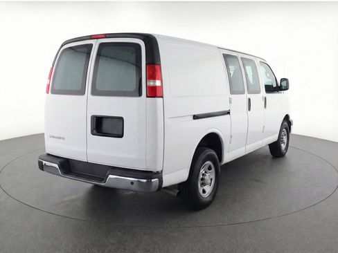 Used 2025 Chevrolet Express 3500 LT w/ LT Preferred Equipment Group RWD image 9