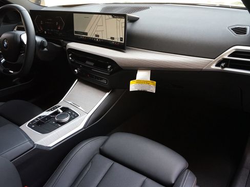 Used 2025 BMW 330i xDrive Sedan w/ Premium Package AWD/4WD image 5