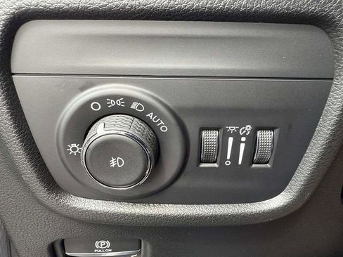 New 2025 Jeep Grand Cherokee Limited w/ Trailer Tow Package image 28