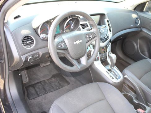 Used 2016 Chevrolet Cruze LT image 13