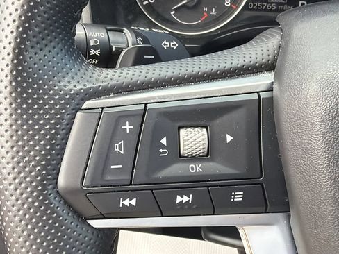 Used 2025 Mitsubishi Outlander SE FWD image 24