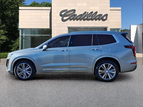 Certified 2025 Cadillac XT6 Premium Luxury image 2