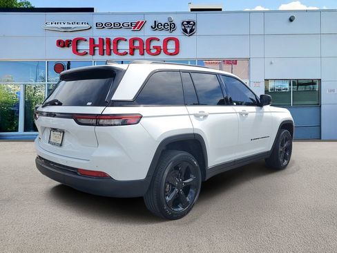 Used 2025 Jeep Grand Cherokee Altitude AWD/4WD image 4
