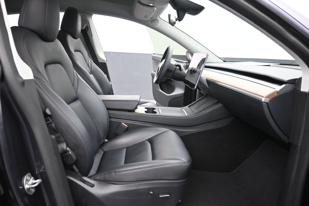 Used 2024 Tesla Model Y Long Range RWD image 6