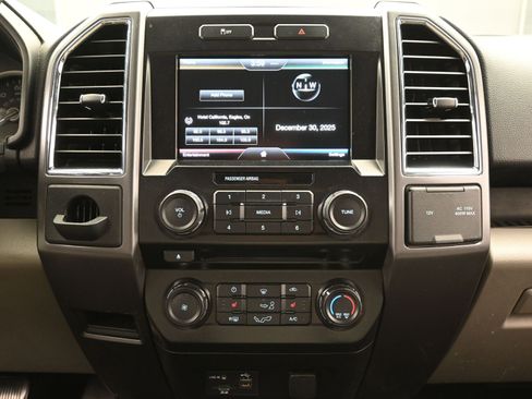 Used 2015 Ford F150 XLT w/ Equipment Group 302A Luxury image 16