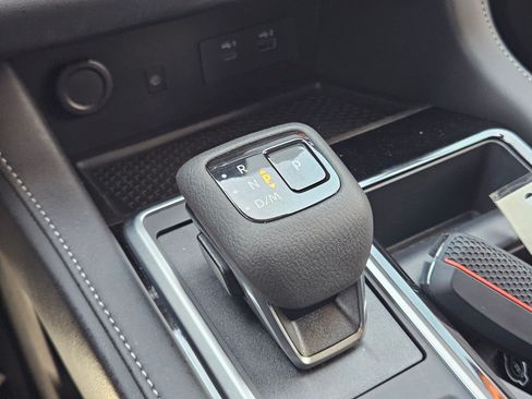 Used 2025 Nissan Pathfinder SL w/ SL Premium Package FWD image 23