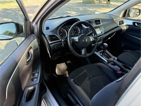 Used 2018 Nissan Sentra S w/ Appearance Package FWD image 9