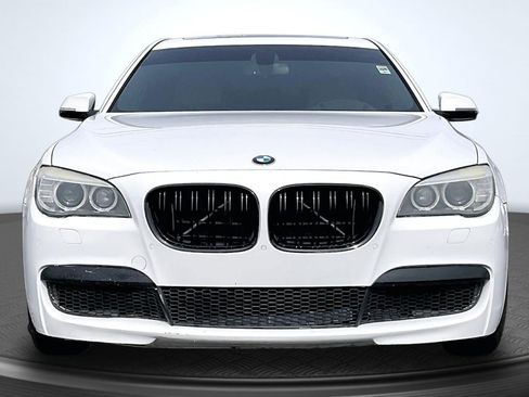 Used 2014 BMW 740Li image 3