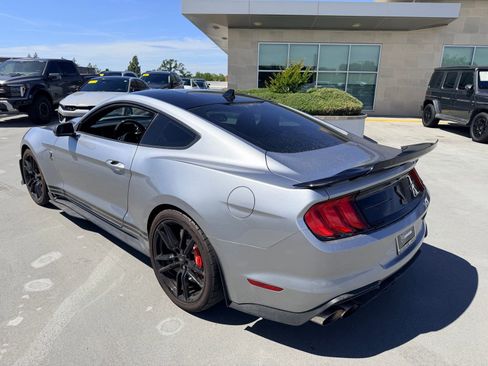 Used 2021 Ford Mustang Shelby GT500 w/ Technology Package image 4