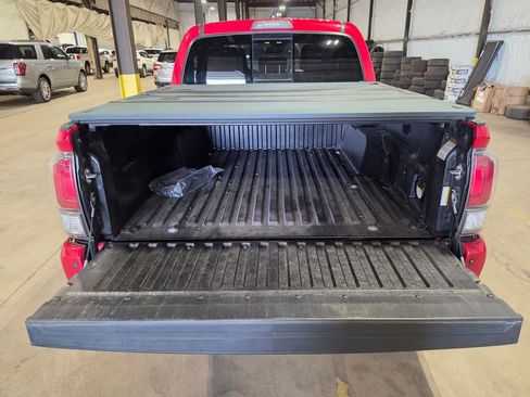Used 2021 Toyota Tacoma TRD Sport w/ TRD Premium Sport Package AWD/4WD image 8