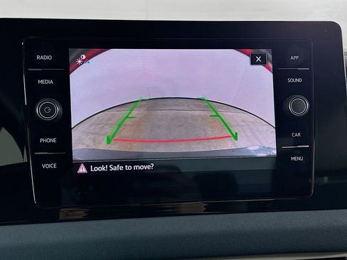 Used 2025 Volkswagen Jetta SE image 22