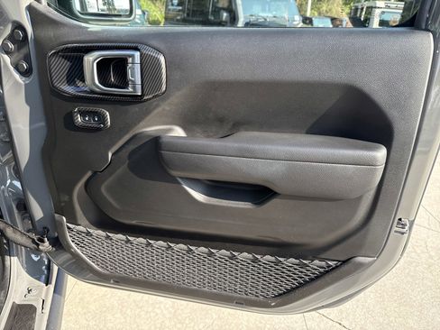 Used 2023 Jeep Gladiator Rubicon w/ Cold Weather Group image 35