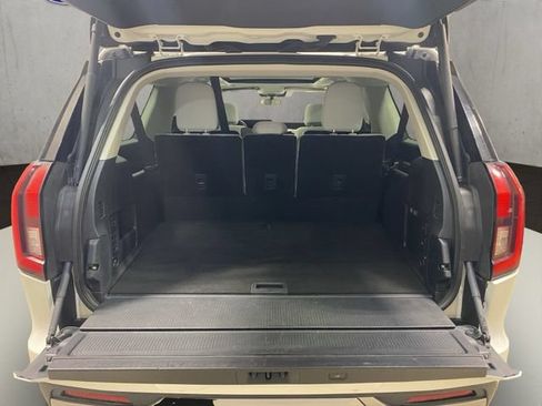 Certified 2025 Ford Expedition Max Platinum w/ Driver's Package AWD/4WD image 23