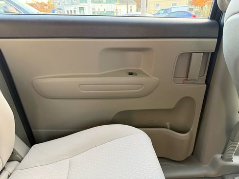 Used 2018 Kia Sedona L image 33