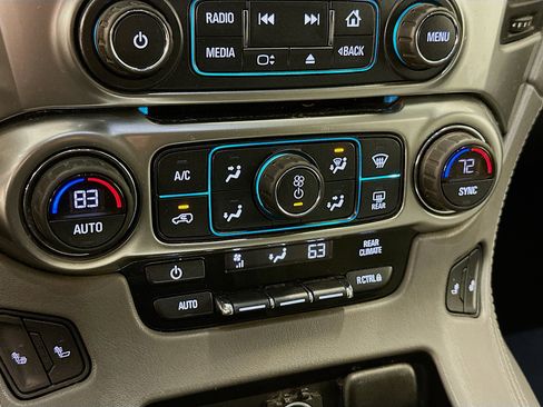 Used 2019 Chevrolet Suburban LT image 24