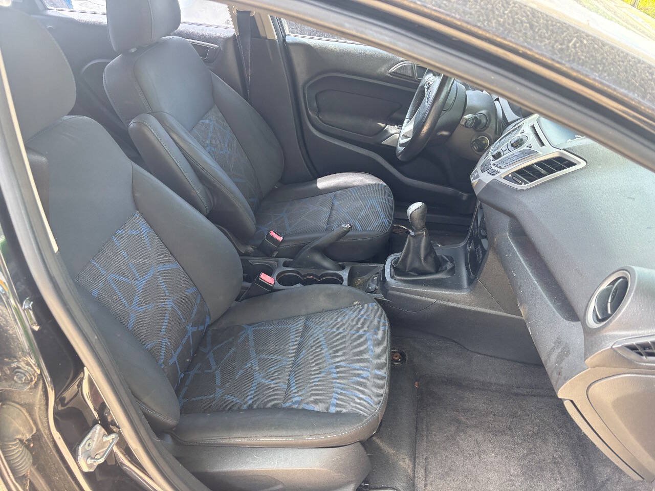 Used 2013 Ford Fiesta SE FWD image 18