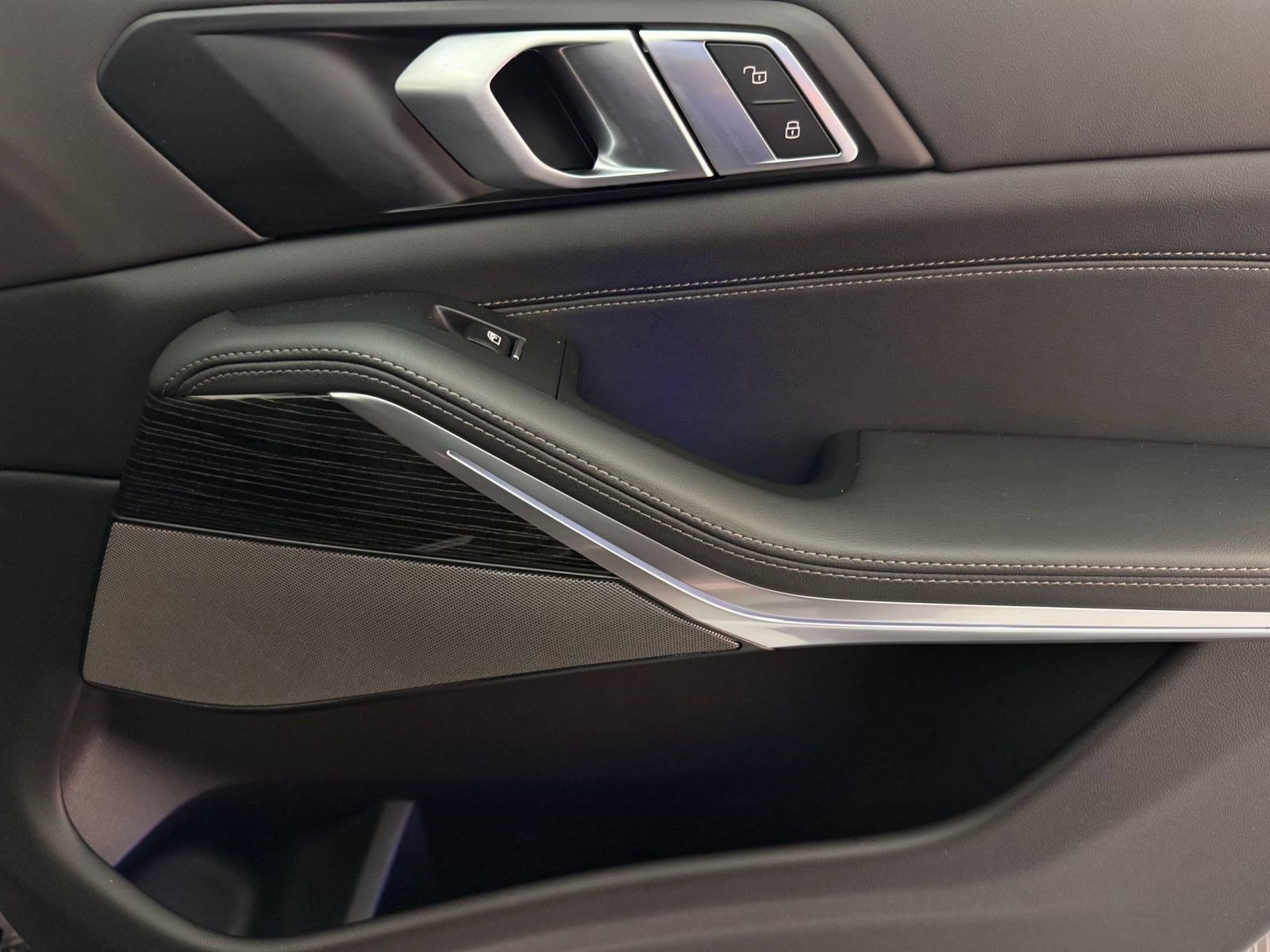 Used 2026 BMW X5 sDrive40i w/ M Sport Package RWD image 28