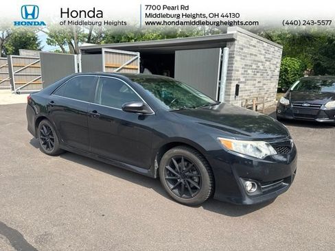 Used 2012 Toyota Camry SE FWD image 1