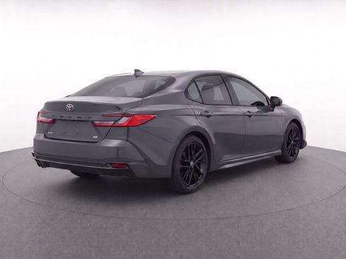 Used 2025 Toyota Camry SE FWD image 4