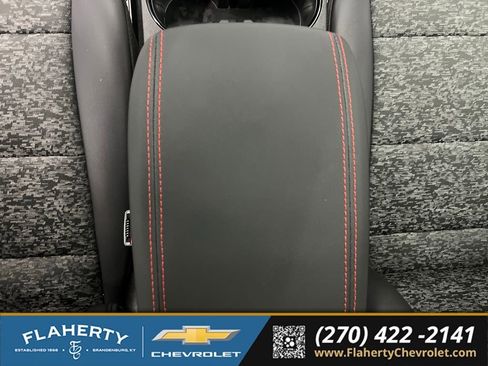Used 2025 Chevrolet Colorado Z71 w/ Technology Package AWD/4WD image 31
