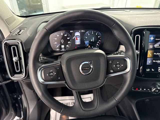 Used 2022 Volvo XC40 T5 Momentum AWD/4WD image 26
