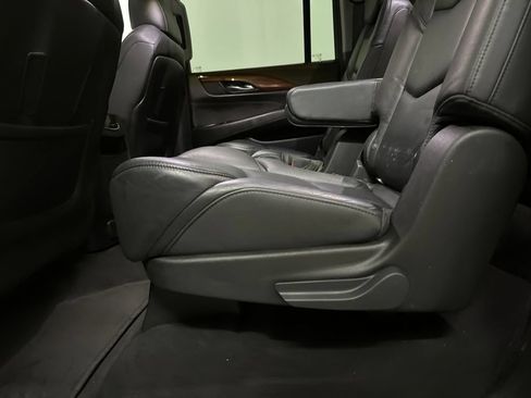 Used 2019 Cadillac Escalade ESV Luxury AWD/4WD image 51