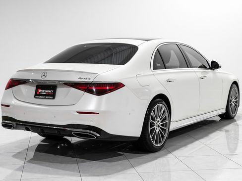 Used 2022 Mercedes-Benz S 500 4MATIC w/ AMG Line Package image 4