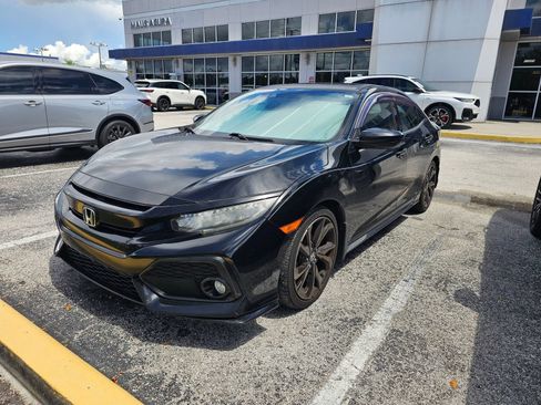 Used 2019 Honda Civic Sport Touring image 4