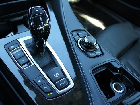 Used 2012 BMW 650i Coupe image 24