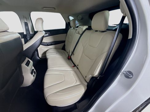 Used 2021 Ford Edge Titanium FWD image 25