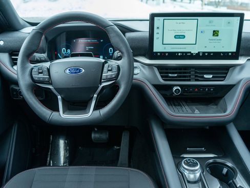 Used 2025 Ford Explorer ST-Line w/ Premium Package image 13