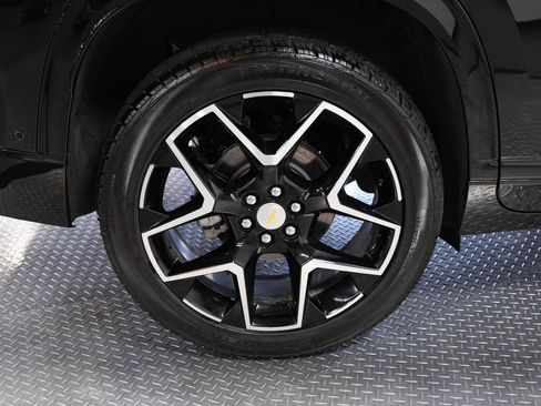Used 2026 Chevrolet Traverse High Country w/ LPO, Floor Liner Package AWD/4WD image 25