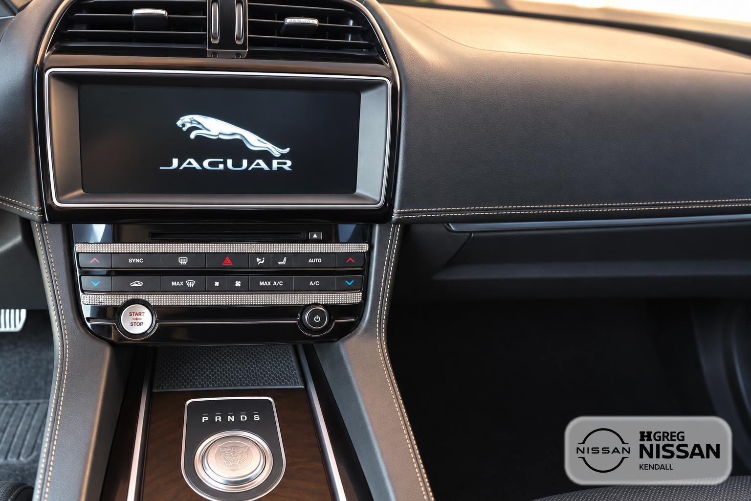 Used 2017 Jaguar F-PACE S AWD/4WD image 8