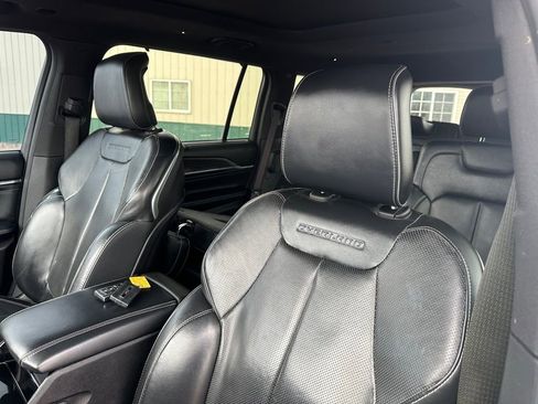 Used 2022 Jeep Grand Cherokee L Overland w/ Luxury Tech Group IV image 13