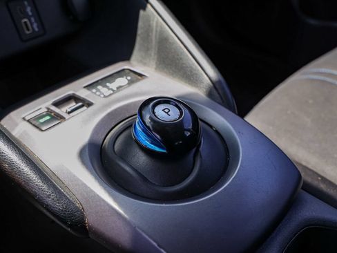 Used 2024 Nissan Leaf S FWD image 32