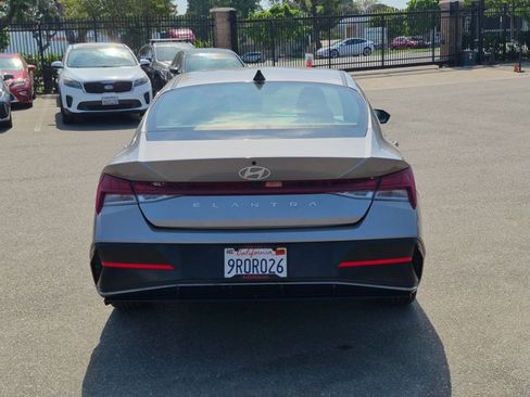 Used 2025 Hyundai Elantra SEL FWD image 6
