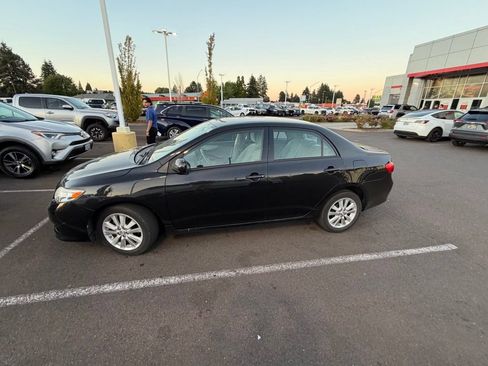 Used 2010 Toyota Corolla XLE w/ XLE EVP Pkg #2 FWD image 3