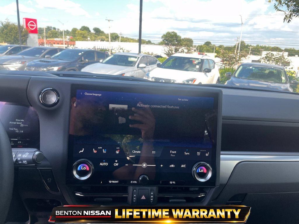 Used 2026 Lexus GX 550 w/ Accessory Package (2T) AWD/4WD image 18