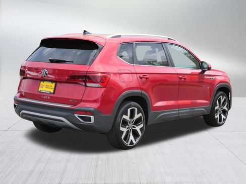 Certified 2022 Volkswagen Taos SEL w/ Panoramic Sunroof Package AWD/4WD image 7
