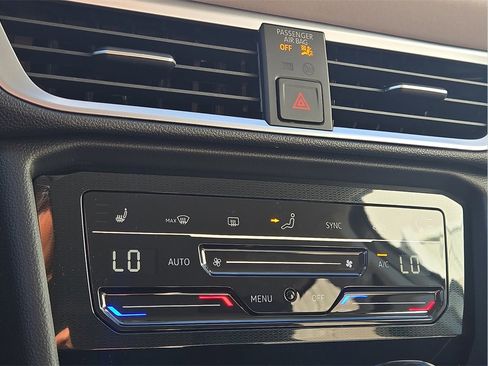 New 2026 Volkswagen Taos SE image 19