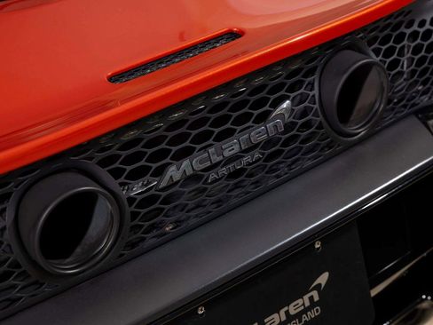 Used 2023 McLaren Artura image 29