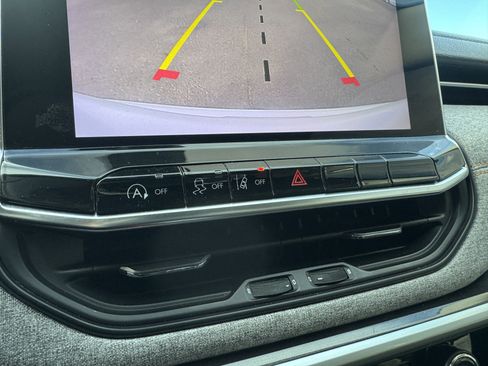 Used 2022 Jeep Compass Sport image 26