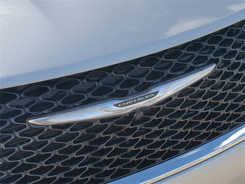 New 2026 Chrysler Pacifica Limited w/ Uconnect Theater Family Group image 13