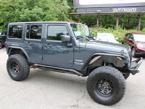 Used 2018 Jeep Wrangler Unlimited Sport S AWD/4WD image 5