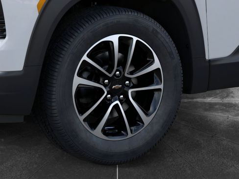 New 2026 Chevrolet TrailBlazer LT w/ Convenience Package FWD image 9