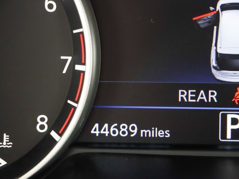 Used 2023 Nissan Murano SV AWD/4WD image 16