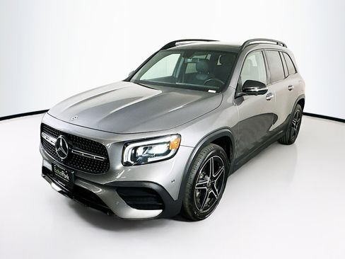 Used 2023 Mercedes-Benz GLB 250 image 3