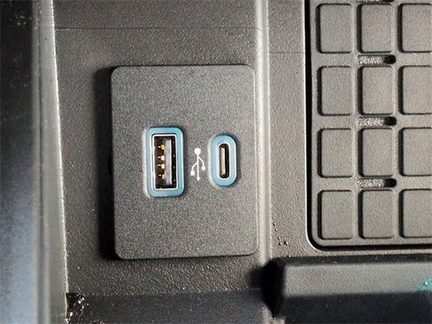 Certified 2022 Ford Expedition Limited image 25