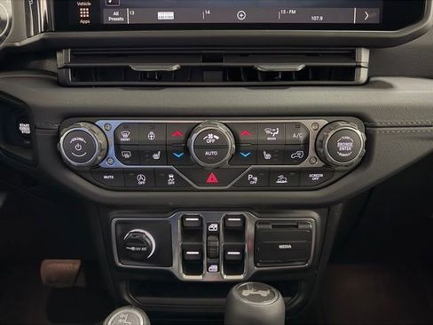 New 2026 Jeep Wrangler Unlimited Sahara AWD/4WD image 17